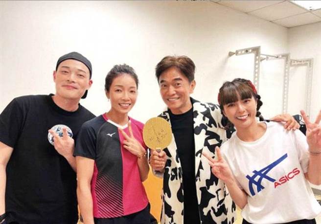 在杰夫的社群网站和个人频道，有许多桌球相关的发文，他也曾与小猪同框对打。（图／翻摄自KCCC杰夫IG）