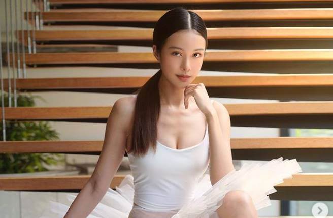 李元玲晒跳芭蕾舞美照。（图／取材自李元玲 Instagram）