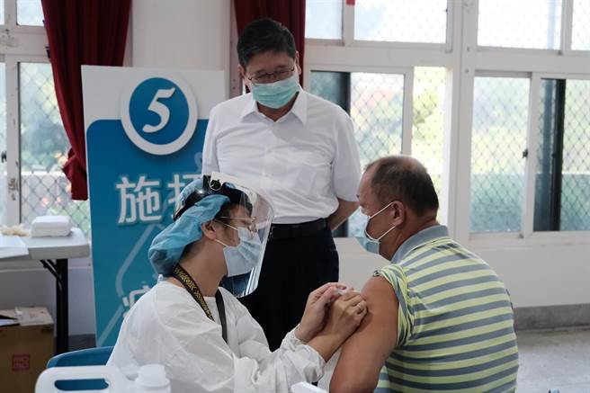 新竹县疫苗吃紧，剩余134瓶疫苗将于19日为全县已造册的代课、代理老师接种。（本报资料照）