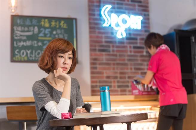 李维维主演的《大人情歌》即将在中视播出。（中视提供）