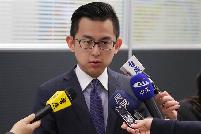 前台中市新闻局长卓冠廷似乎有意参选新北市议员。（资料照／卢金足摄）