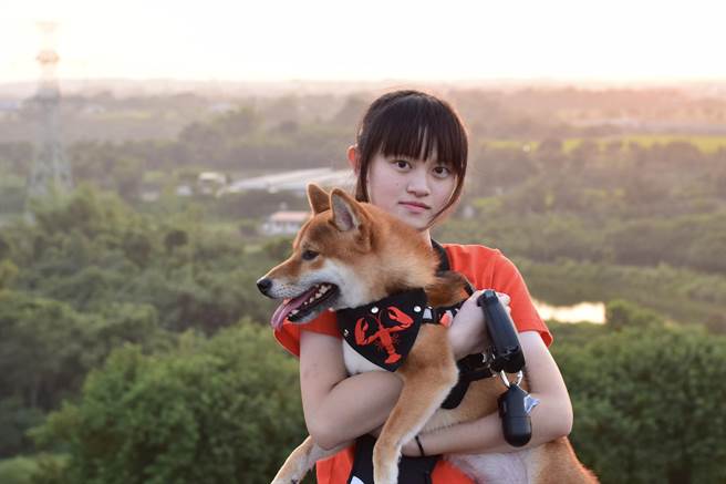 李宥榆强调，创业其实没有想像中那么困难，学校、网路都能够提供许多资源，重点在于「想不想做」而非「做不做得到」。（李宥榆提供／萧灵玺桃园传真）