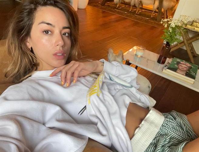 汪可盈居家打扮也散发性感女人味。(图/ 摘自汪可盈IG)