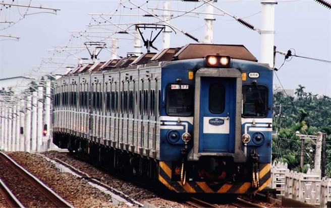 上午10时58分日南-苑里间西线撞到一名侵入路线轨道的行人，目前事故路段只有东线能通行。图为台铁示意图。（资料照／张颖齐摄）