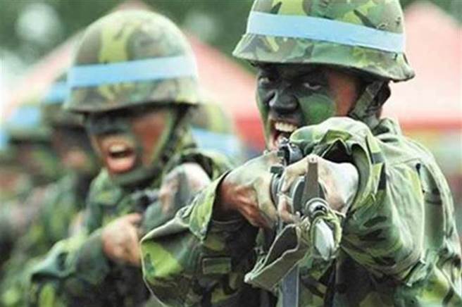 怕步上阿富汗后尘，不少人担心「今日阿富汗，明日台湾」，质疑台湾是否该把兵役改回2年？(本报资料照)