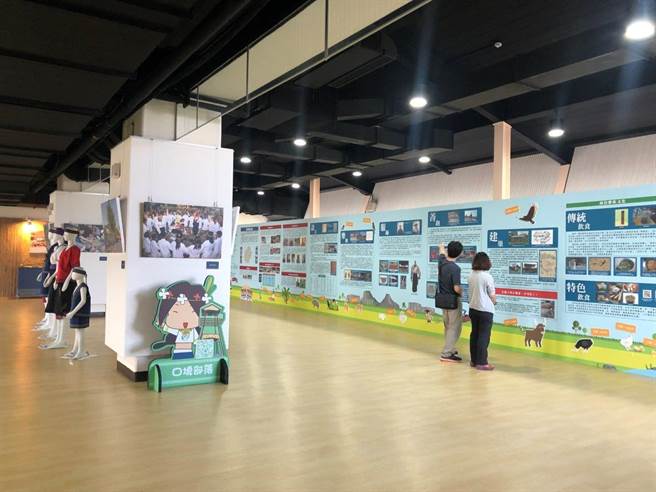 交通部观光局西拉雅国家风景区17日起于官田游客中心推出「西拉雅文化特展」。台南市西港区纳骨塔18日法会不开放民眾参加，21、22日场内人数管制100人。（西拉雅风管处提供／刘秀芬台南传真）