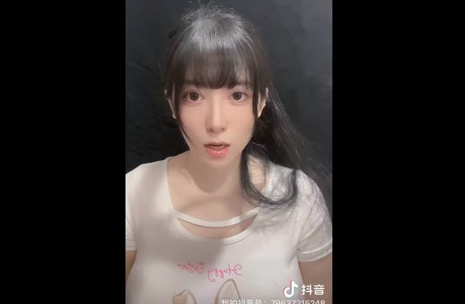 外型清秀的受害女出面控诉，遭吴亦凡学员、网红药水哥以面试助理、做直播为由，骗她到酒店见面，最终被突袭发生关系。(取自锣永号微博)