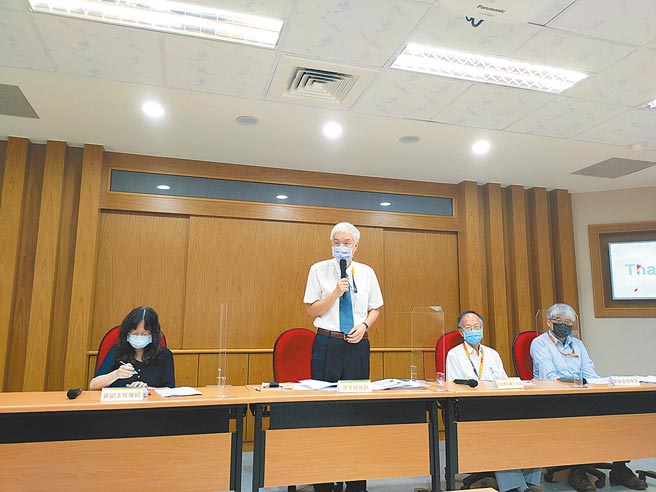 大学入学考试中心今天举行110学年度指定科目考试成绩统计资料说明会。(李侑珊摄)