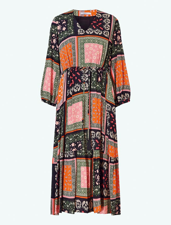 Marella雙面掛毯長洋裝，2萬600元。（Marella提供）