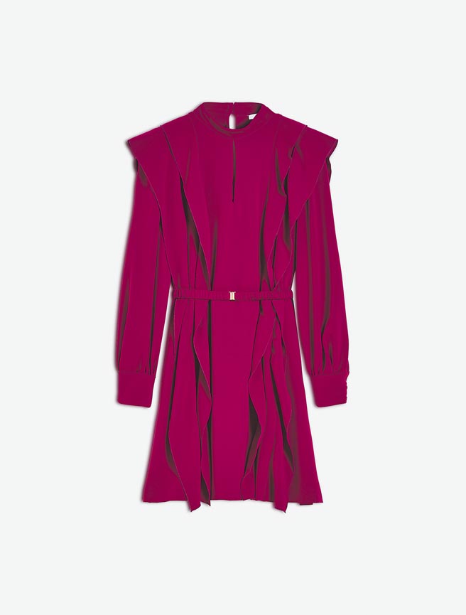 iBlues荷葉飾肩洋裝，1萬7600元。（iBlues提供）