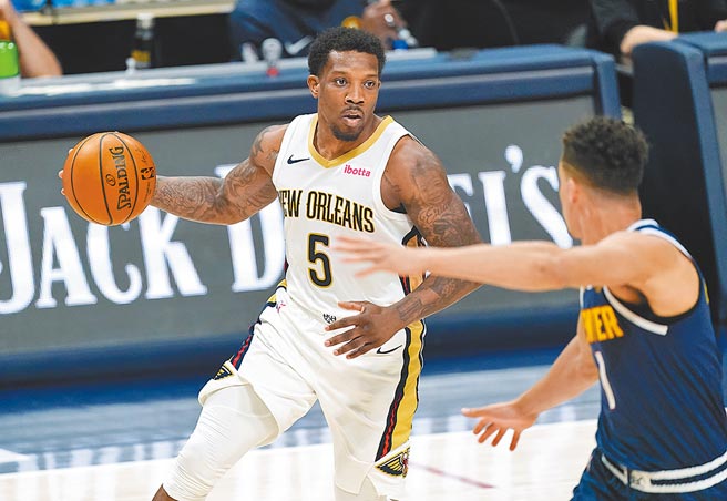 布雷索（左）确定重返老东家快艇打球。（美联社资料照片）