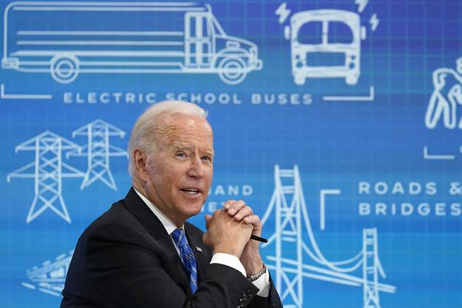 白宮表示，美國總統拜登與英國首相強生今天通話討論阿富汗局勢，宣布下週將針對阿富汗危機召開七大工業國集團（G7）視訊峰會。 (圖/美聯社)