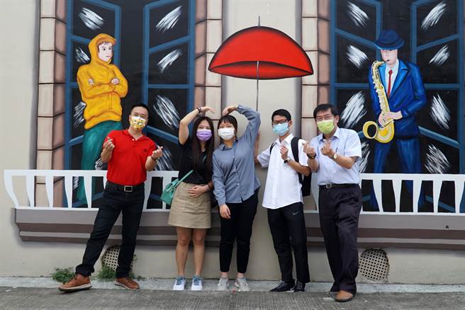 大叶大学企管系师生规划要用故事与游戏行销芬园。(大叶大学提供／吴建辉彰化传真)