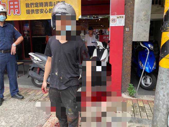 蕭姓男子左手臂被砍3刀，幸無生命危險。（王揚傑翻攝）