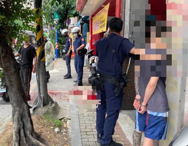 警方趕抵將余姓男子逮捕。（王揚傑翻攝）