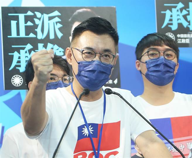 江啟臣公布參選國民黨主席的競選主軸為「正派承擔、啟動未來」，卻引來民進黨立委劉世芳的回應稱「正派承擔」和她4年前選舉的文案相同。(資料照，陳怡誠攝)