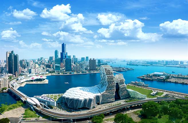 高流中心共分「音浪塔」、「珊瑚礁群」、「鲸鱼堤岸」、「海豚步道」、「海音馆」5大区块。（图片提供/高雄市政府文化局）
