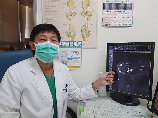 蔡旻虔医师建议，若长期有肩膀疼痛的问题，务必及早就医检查，找出问题根源。（大千医院提供／谢明俊苗栗传真）