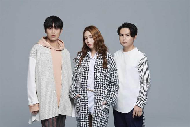 告五人今年以《運氣來得若有似無》專輯入圍最佳樂團等4大獎。（台視提供）