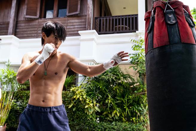 楊祐寧在《梅艷芳》飾演林國斌。（索尼提供）