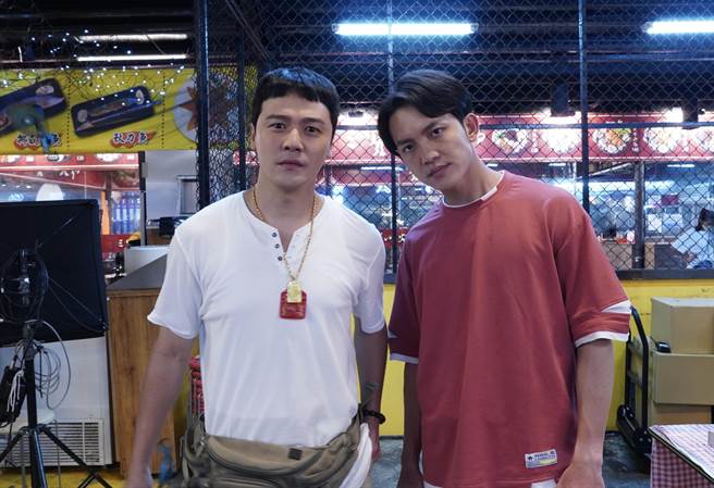 黃文星及郭忠祐加入《黃金歲月》。（民視提供）