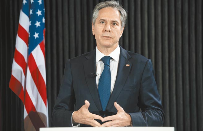 美國國務卿布林肯（見圖）16日分別致電中國外長王毅和俄羅斯外長拉夫羅夫，討論阿富汗情勢。當天，王毅也與拉夫羅夫通電話，商討如何應對阿富汗的變局。（美聯社資料照片）