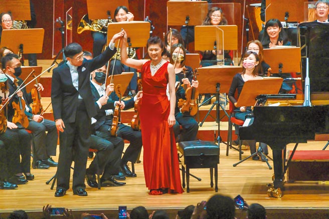 國立台灣交響樂團新樂季開啟，將由鋼琴家陳毓襄彈奏蕭邦鋼琴協奏曲打頭陣。（國立台灣交響樂團提供）