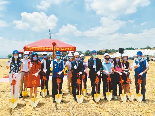 爱妮雅公司进驻南投市旺来产业园区，已经开始动工兴建。（廖志晃摄）