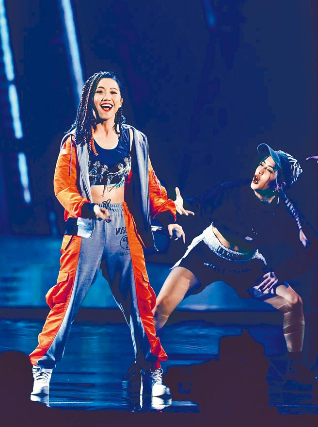 Lulu前年首度主持金曲奖，带来精彩的表演。（资料照片）