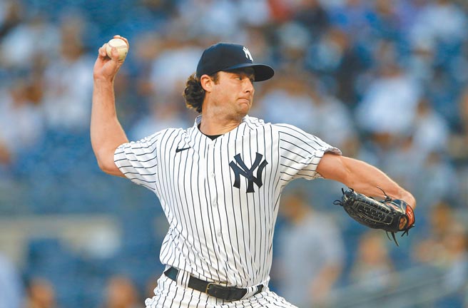 洋基王牌投手寇尔感染新冠病毒后首次出赛，对天使先发5.2局飙出9K，仅失1分拿下胜投。（美联社）