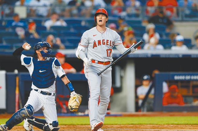 大谷翔平1局上惨遭寇尔三振出局。（美联社）