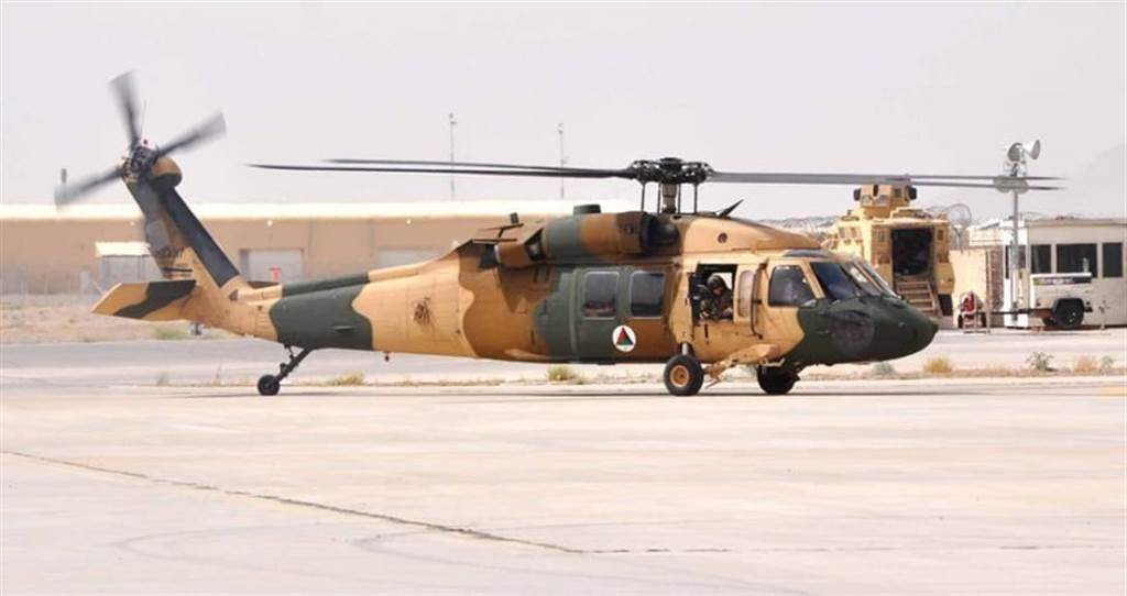 原阿富汗空军的UH-60「黑鹰」直升机。图／美国陆军(photo:ChinaTimes)
