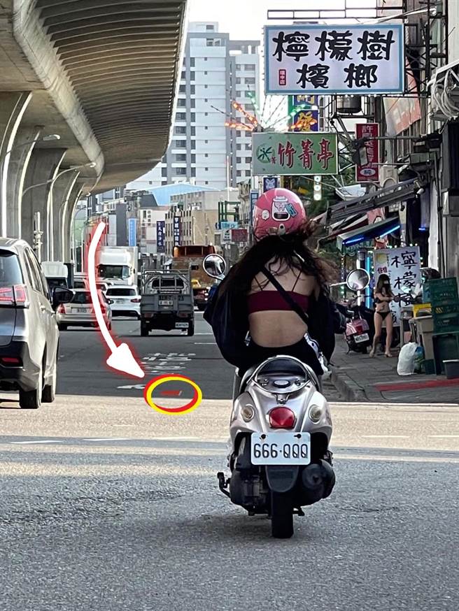 有人PO照问路上红包该捡吗？网友看完高喊亮点太多，不知该看哪里。（截自脸书社团《●【爆废公社二馆】●》）