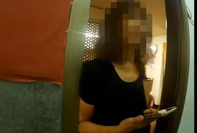 诈骗集团诓称是逃离阿富汗的医师，让高市孙姓妇人误信，欲匯款32万买比特币救人，所幸被警方拦阻。（翻摄照片／石秀华高雄传真）