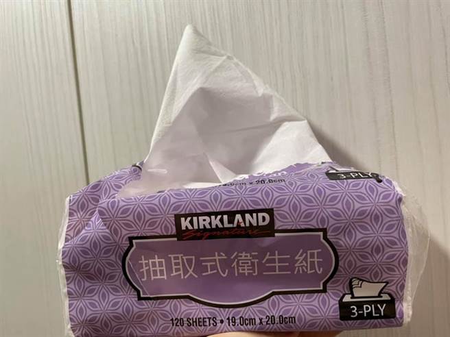 网友抱怨，好市多必买神物「科克兰卫生纸」变了，最近补货发现，使用起来变得很容易破。（图／翻摄自好市多商品经验老实说）