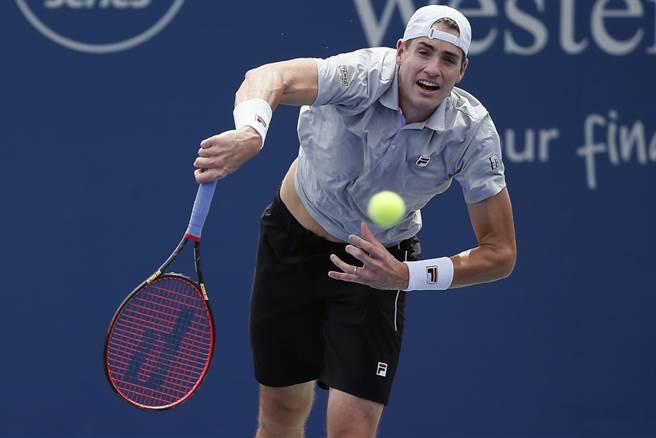 美国网球选手John Isner以强力发球闻名。（美联社/the cincinnati enquirer）