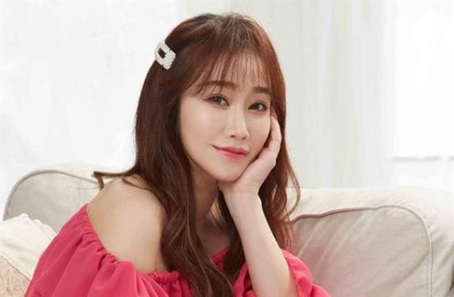 林佩瑶表示位于蛋黄区又有管理员地段的房子根本买不起。（图／linpeiyao IG）