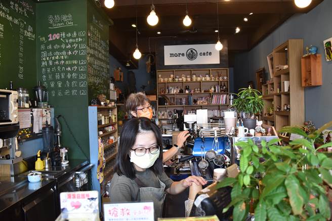 苗栗县政府文观局将在More  Café举行音乐表演。（谢明俊摄）