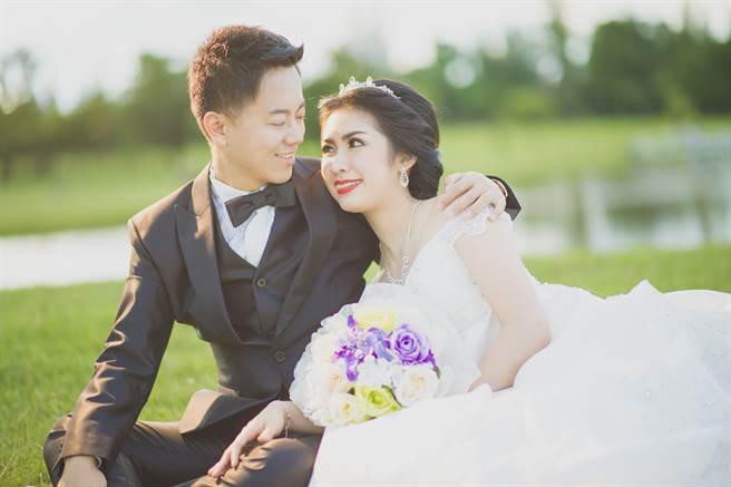 水瓶座、天蝎座、白羊座的女人桃花运很旺，最后能嫁给心爱的男人。（示意图／shutterstock）