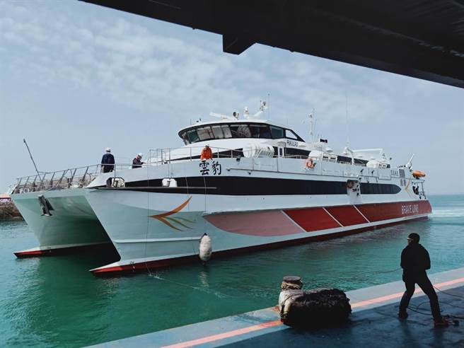 交通部建議金門可循今年清明節「包船」模式，由高速輪支援疏運旅客。（縣府提供）