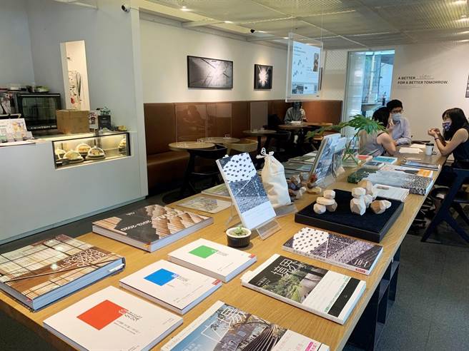 世界建築書展，集聚知名建築師的經典著作於一身。（明日咖啡提供）