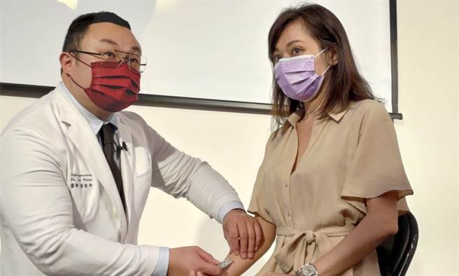 纾缓肩颈酸痛，中医的「浮针疗法」立竿见影，是復健新利器。(图片来源/中国医药大学附设医院、康健杂志提供)