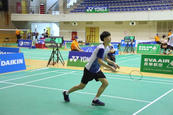 2021年第二次全国青少年羽球分龄赛U19男单，由亚柏雄中郭冠麟赢得冠军。（中华羽协提供）