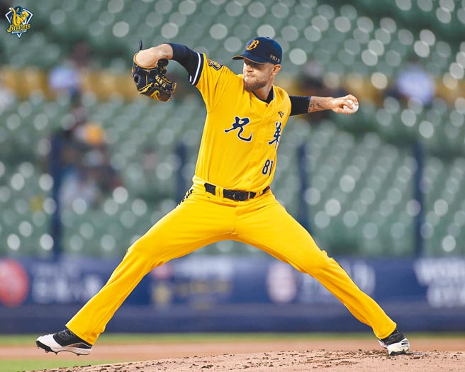 中信兄弟「開箱」新洋投格里斯，他主投7局丟了5分。（中信兄弟提供）