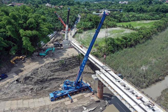 改建中的台南市左镇区左镇桥。（市府工务局提供／洪荣志台南传真）