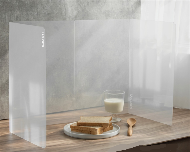 嘉義市政府教育處採購隔板示意圖。（嘉義市政府教育處提供）