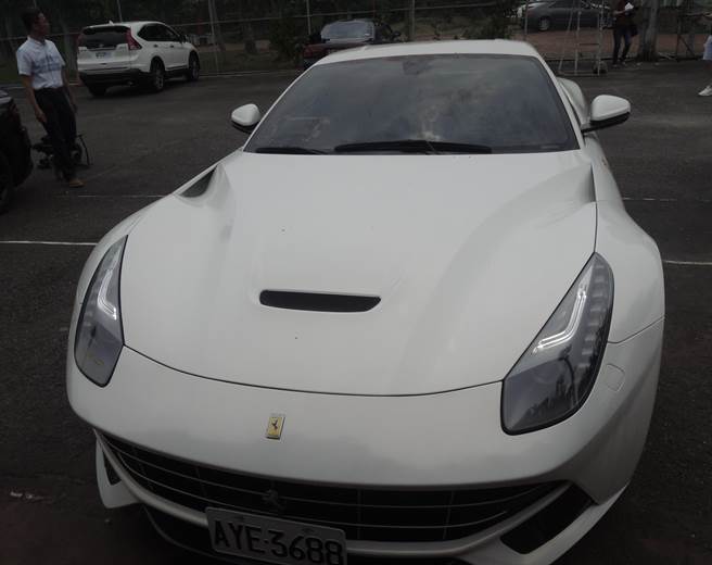 台中檢方拍賣查扣的法拉利名車，起標價為550萬元，卻因喊標不熱烈且都未超過底價，宣告流標。(中撿提供／林欣儀台中傳真)