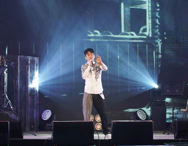 光良遇灵异事件饭店房门打不开全靠「1秘招」解决。（星娱音乐提供）