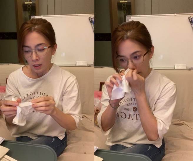 许蓝方在直播中突然哭了，更频频拭泪。(图/ 摘自许蓝方博士Dr.Gracie脸书)