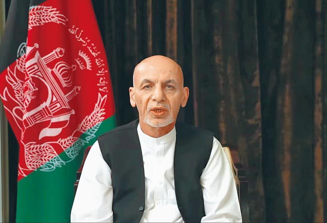 流亡国外的阿富汗总统加尼，透过脸书影片现身。（摘自加尼脸书）